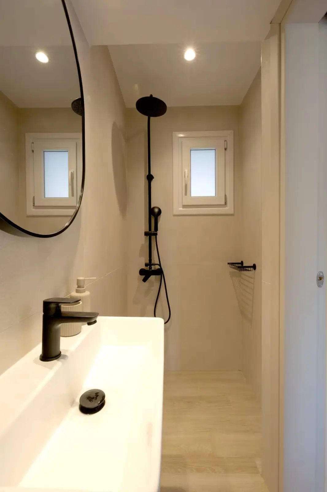 Paradise Villa 2 Bathroom 1